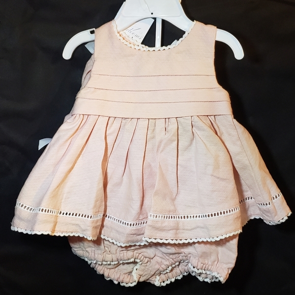 ✳️ SOLD✳️ Heirlooms by Polly Flinders smocked dress & bottom - Picture 2 of 5